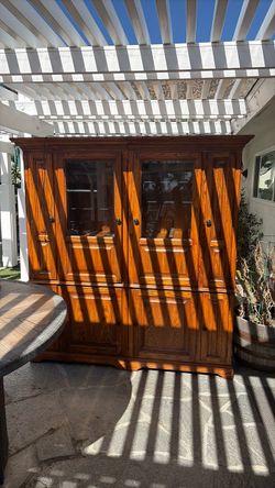 Wall unit bar