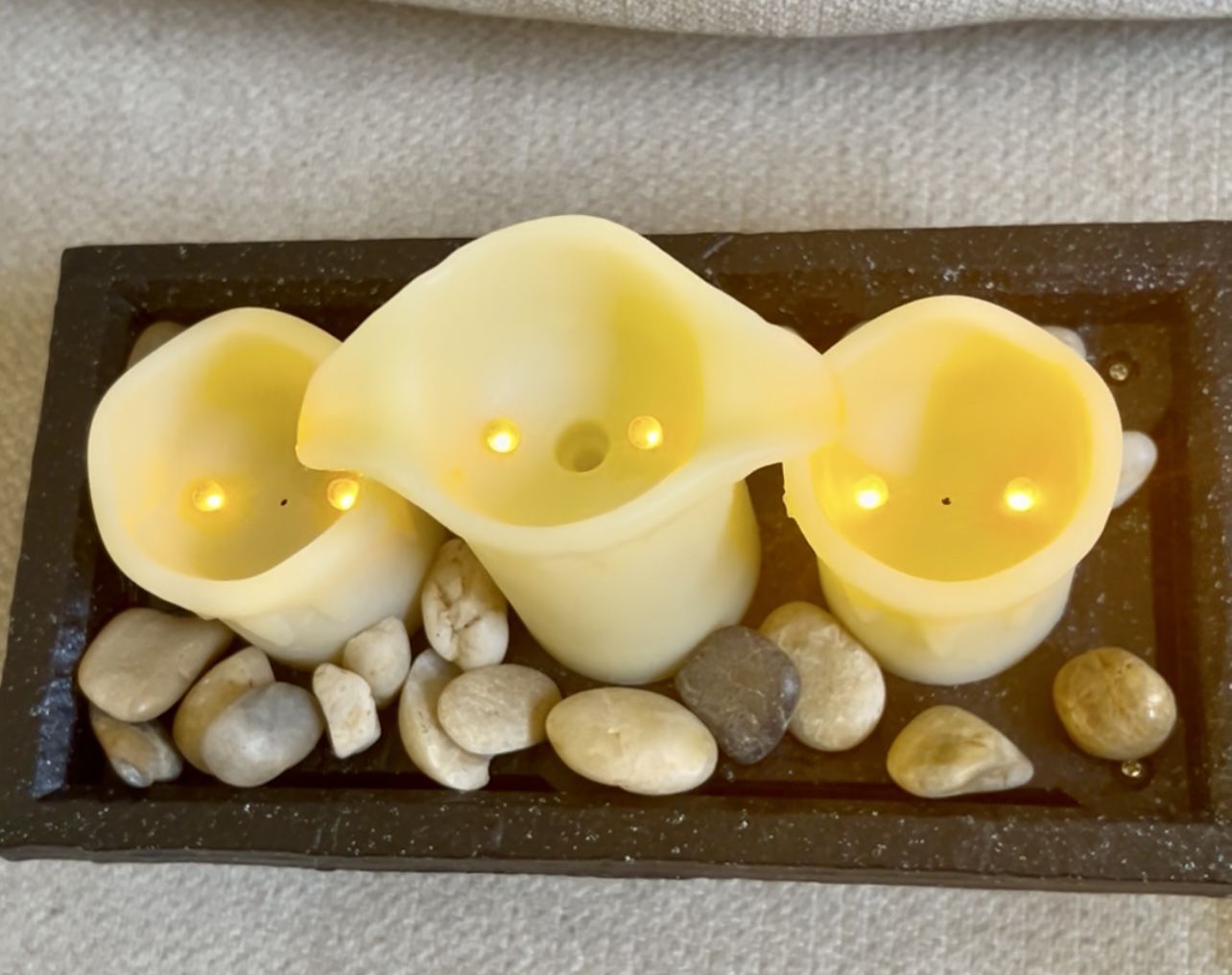 Small Candles Lights Up