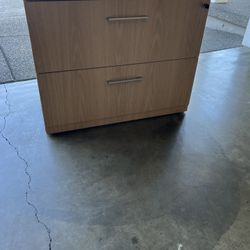File cabinet almost new