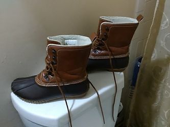 Women's Espirit leather duck boots ( SIZE 9.5 M )
