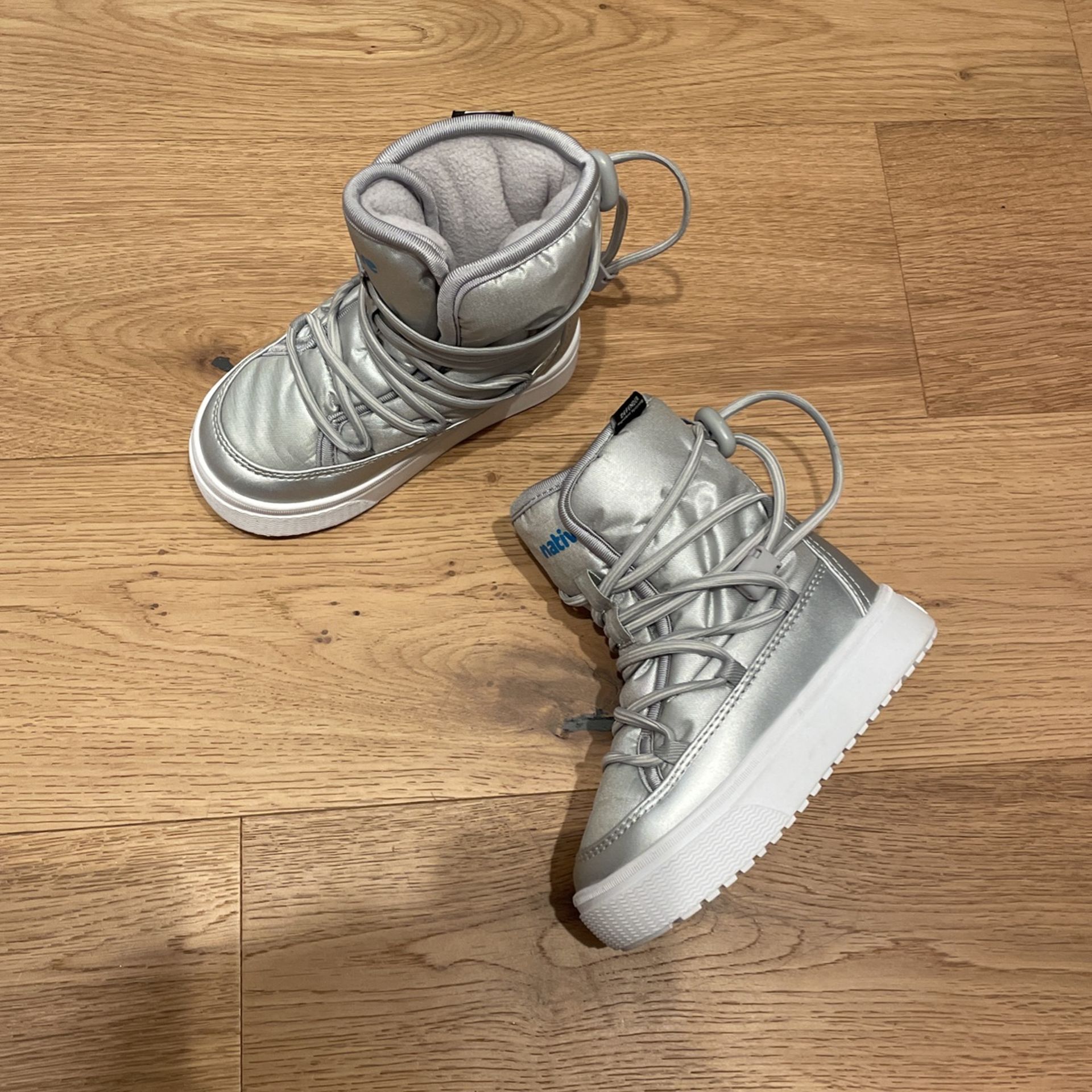 Native Moon Snow Boots Toddler Size 8