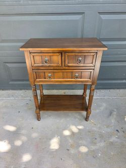 End table open box new 31"T x 24"W 13"Deep read description for details LIKE NEW corner damage see pics