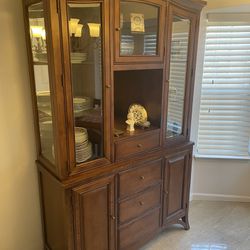 China armoire/cabinet