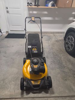 Dewalt Gas Self-Propelled Mower