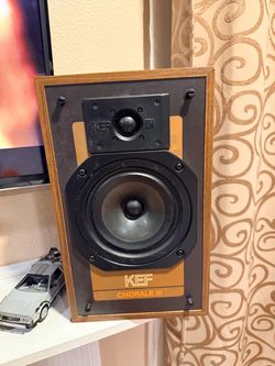 Kef Chorale lll vintage speakers-make offer, these are rare and sound beautiful!