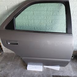 Toyota 1998 Camry Passenger Rear Side Door