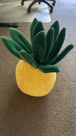 Plush pineapple