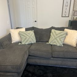 Sofa with chase 
