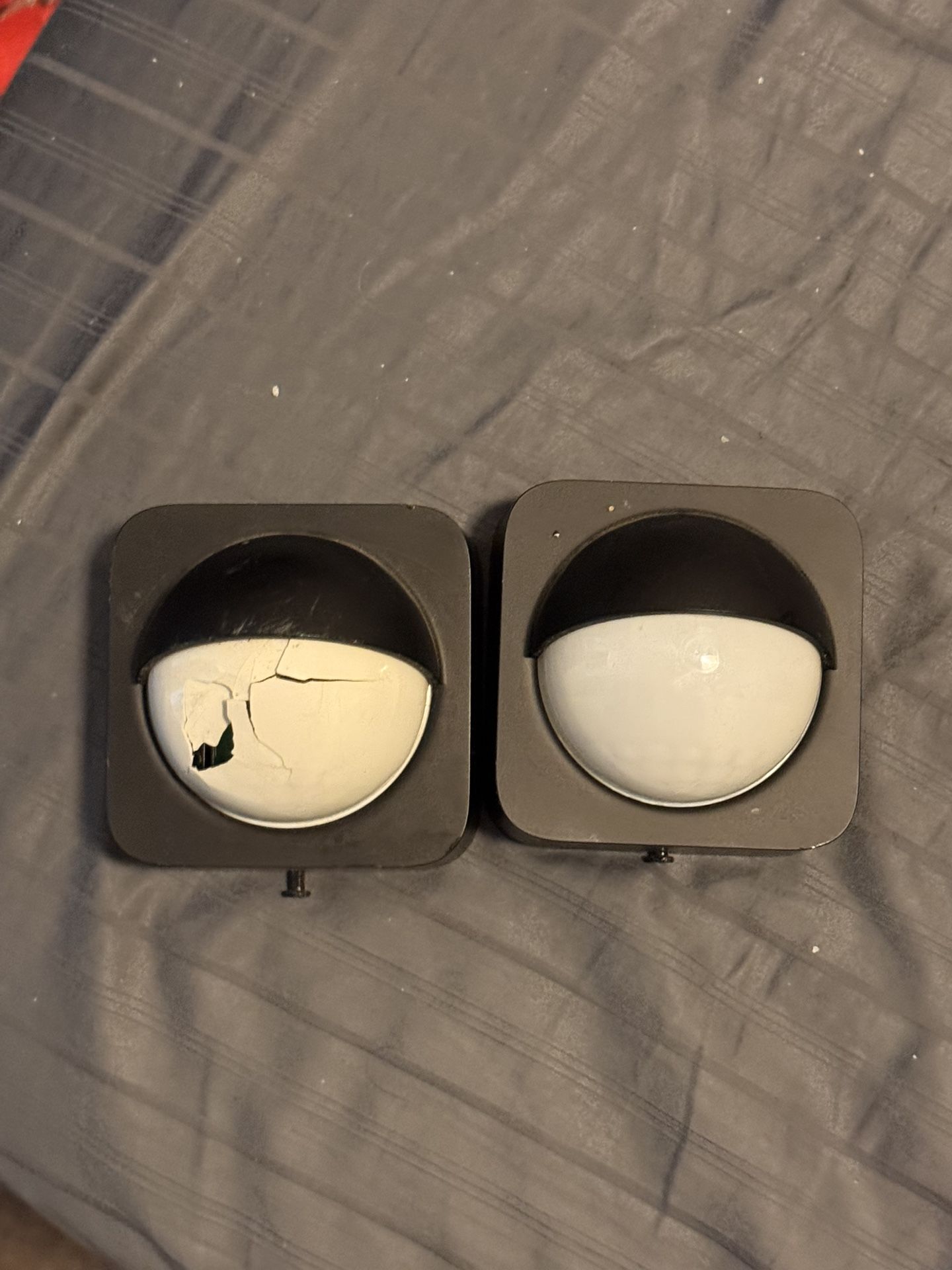 2 Philips Hue Outdoor Motion Censors Used Slight Damage Visually But Work Great