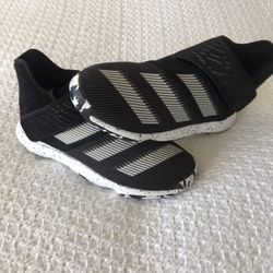 ***Never worn Adidas Harden boys shoes size 6Y only $20***