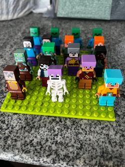17 LEGO Minecraft minifigures