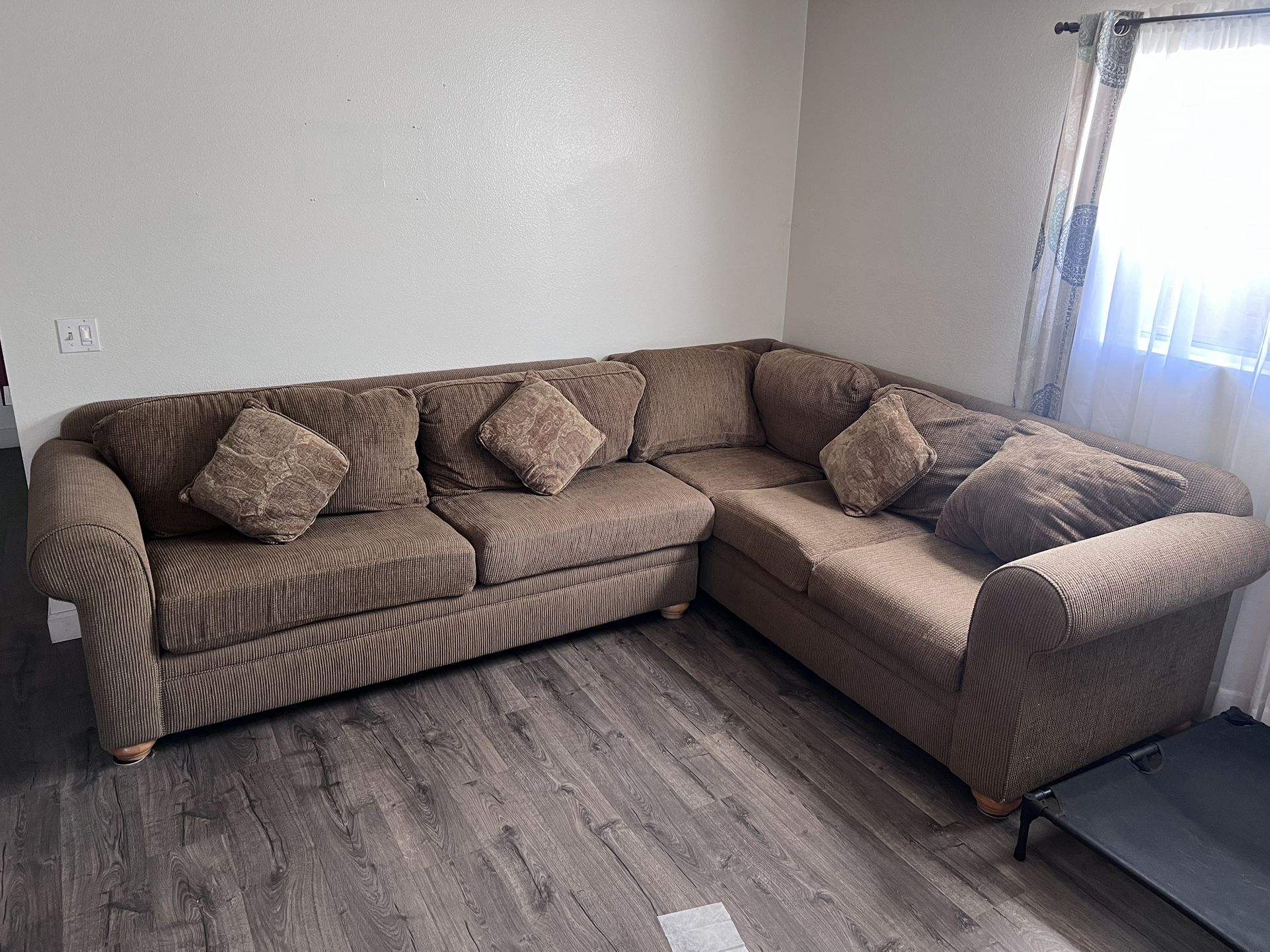 2 Pieces Macy's Bauhaus sectional Sofa 