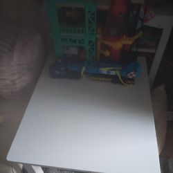 Kids Table And Chairs 