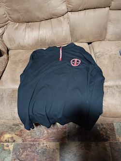 Deadpool Sweater XL
