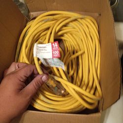 Husky 100ft Extation Cord 