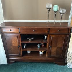 Dining room furniture