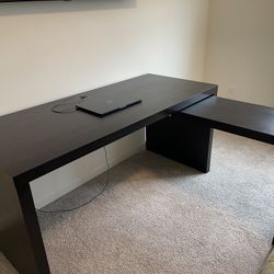 /// ADJUSTABLE L-SHAPED IKEA DESK ///