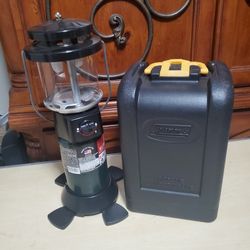 Coleman Lantern With Carrying Case In Like New Condition