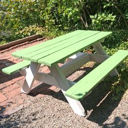 Kid's Picnic Table 