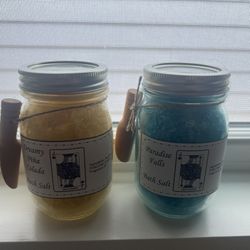 Bath Salts Brand New!! Great Scent 