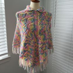 Girl’s Handmade Poncho Size : 6-8 Y