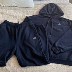 ALO Sweatsuit Size medium 