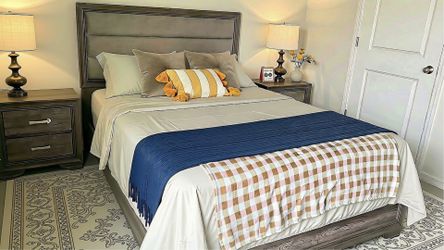 Beautiful Almost-New Gray Queen Bedroom Set