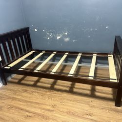 Single bed, 80 x 42 1/2 Requires assembly