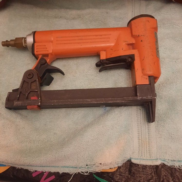 Fasco Air Driven Fastener Tools Stapler No F1A 64-16. Works!