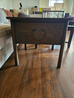 Henredon Fine Furniture Dark Wood End Table with Drawer