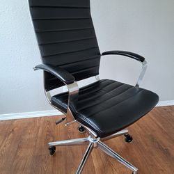 Modern Office Chair - Ribbed / Chrome - Smooth Casters - Like New!
