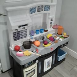 Step 2 Play Kitchen For Toddlers 