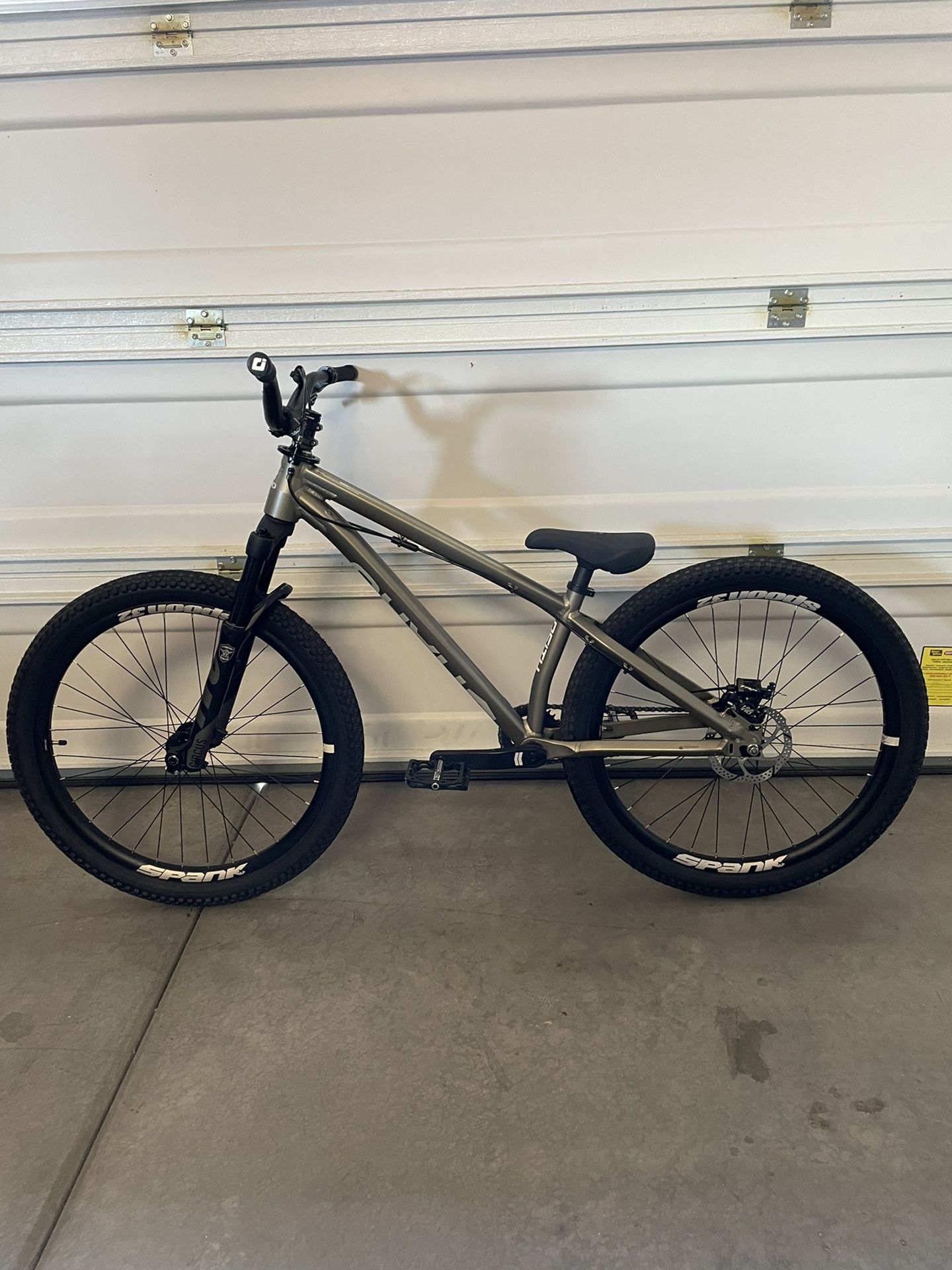 2020 Haro Thread 2 Dirt Jumper