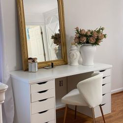 Vanity With Drawers And Cabinet