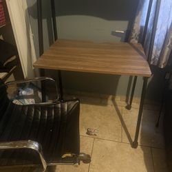 Free Desk/table With Wheels 