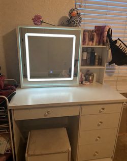 Vanity white