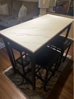 Table and 4 stools