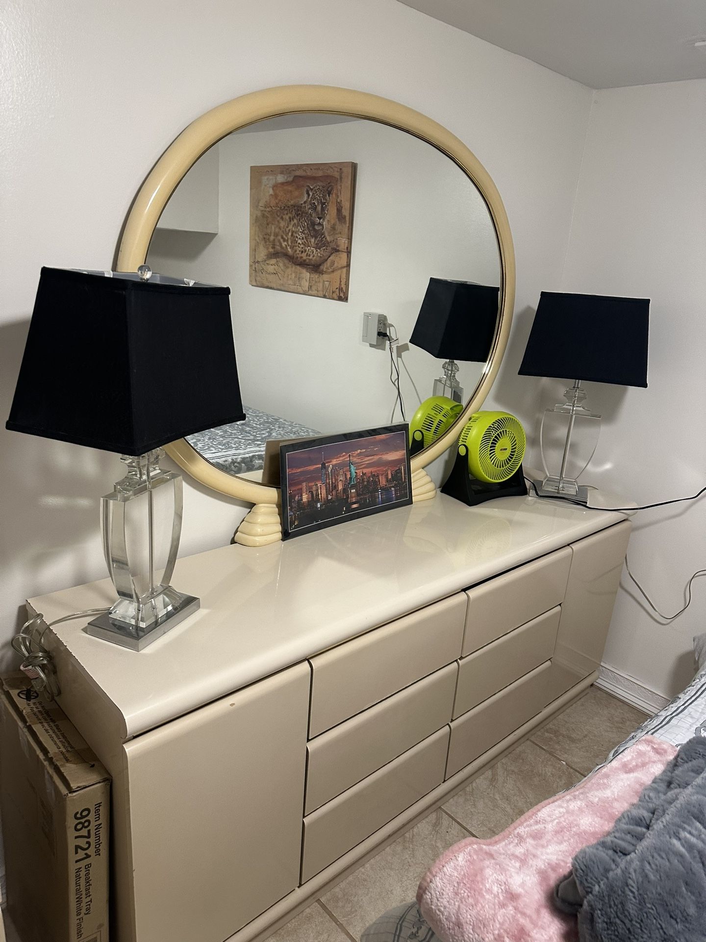 Broyhill Queen Bedroom Set