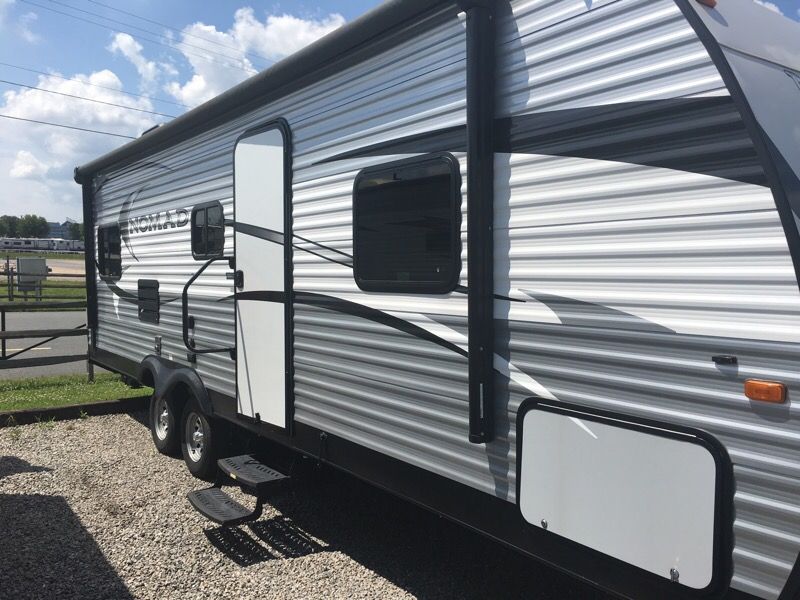 2016 nomad toy hauler 278RC