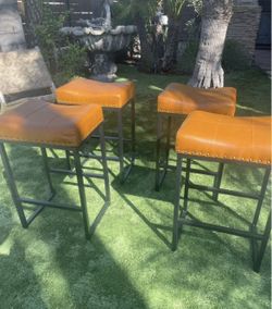 4 Counter Height Stools New
