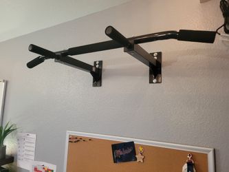 Wall Mounted Pull Up Bar