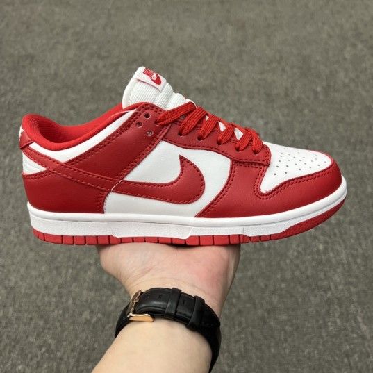 Nike Dunk Low SB University Red