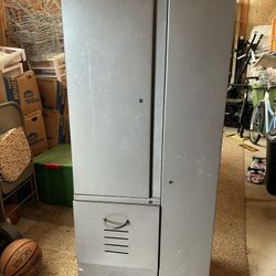 Lockers  /  2 Of Them 