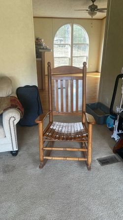 Wood Rocking Chair 