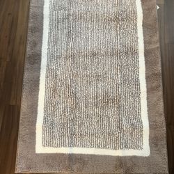 Grey And White Bathroom Mat 