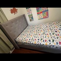 Free Full-Size Bed Comes With Sheets And Comforters