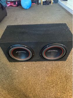 10’ pioneer subs in box with amp