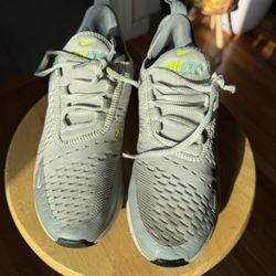 Nike Air Max 270