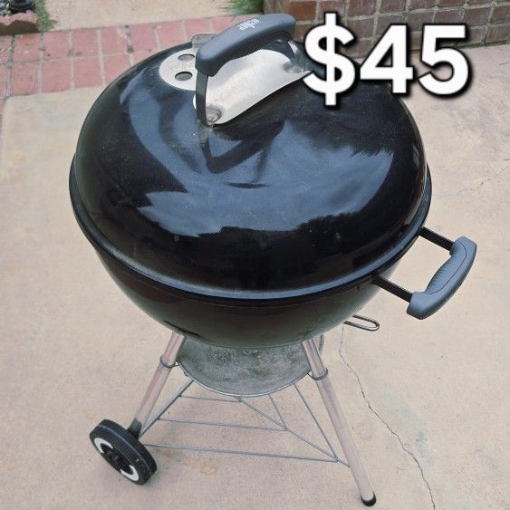 Portable Black Weber Charcoal BBQ Grill