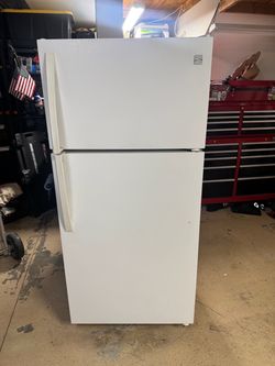 Kenmore Refrigerator 18cu ft